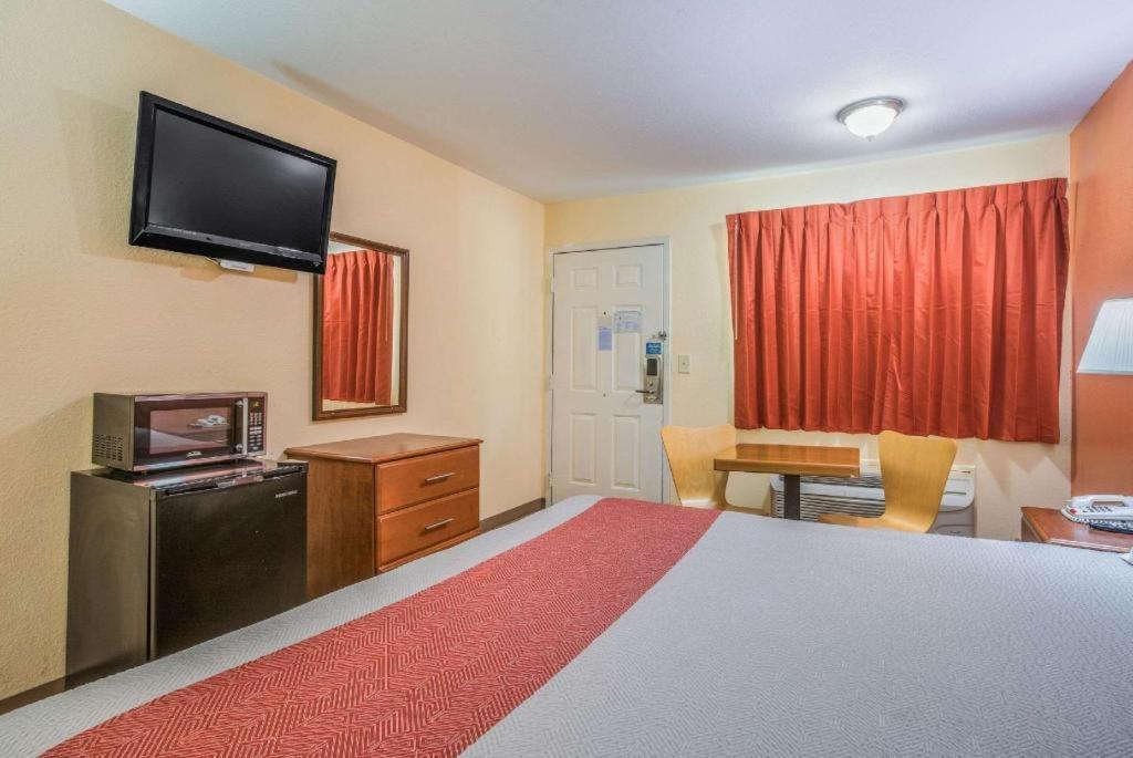 Rodeway Inn & Suites Macon Eksteriør bilde